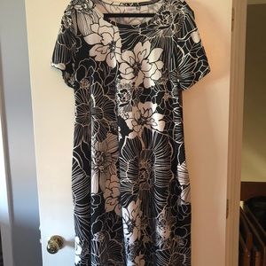 Lularoe Jessie Black and White floral dress